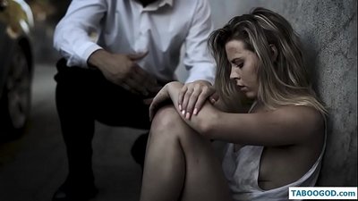 အမိုက်စား ဇာတ်လမ်းများ- အိမ်ယာမဲ့ ဆယ်ကျော်သက် မိန်းကလေး